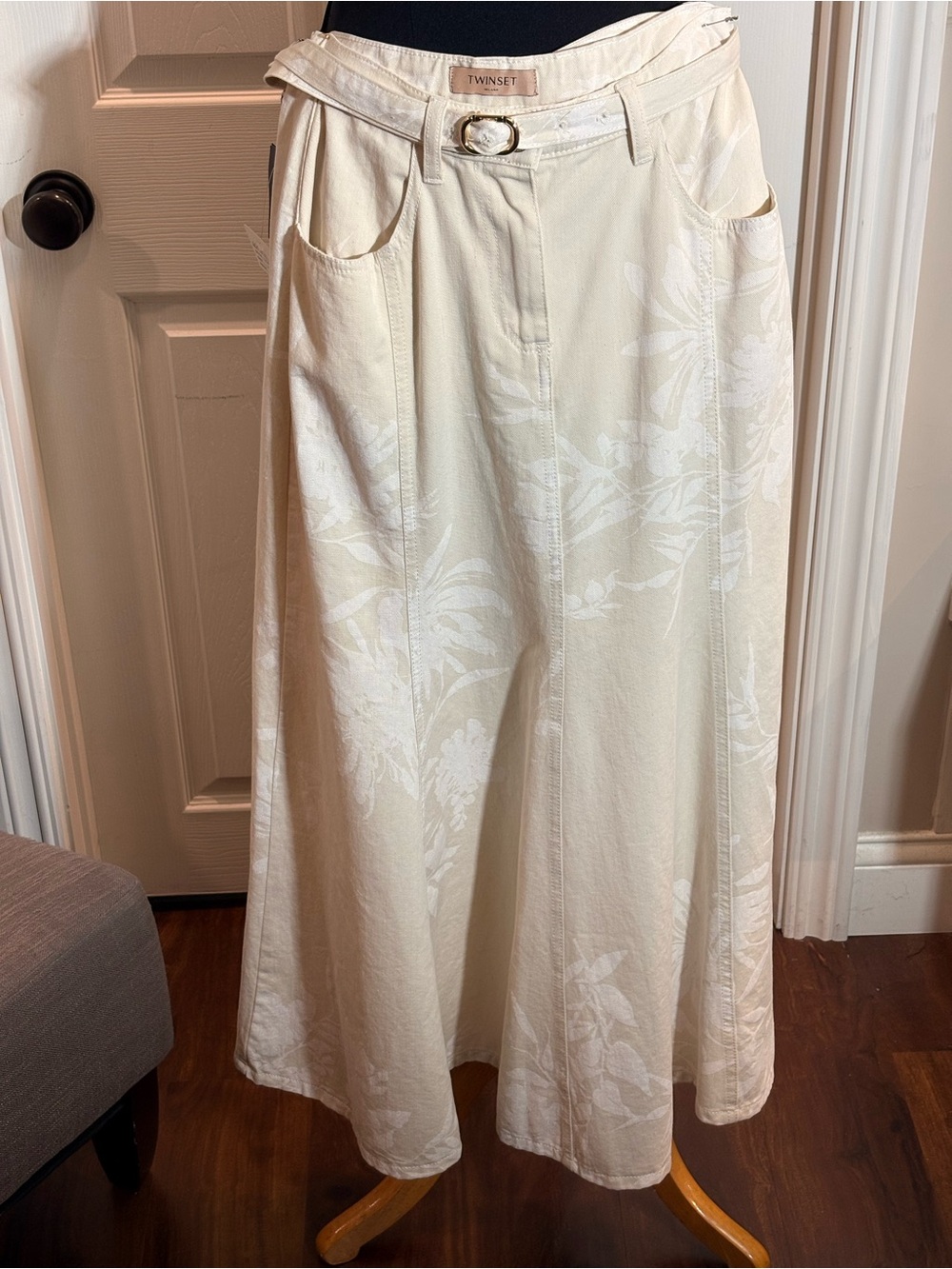 Twin-Set Cream A-Line Maxi Skirt with Subtle Floral Jacquard